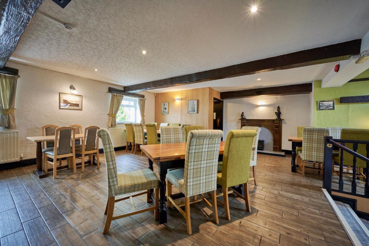 The Old Ginn House Inn Great Clifton Esterno foto