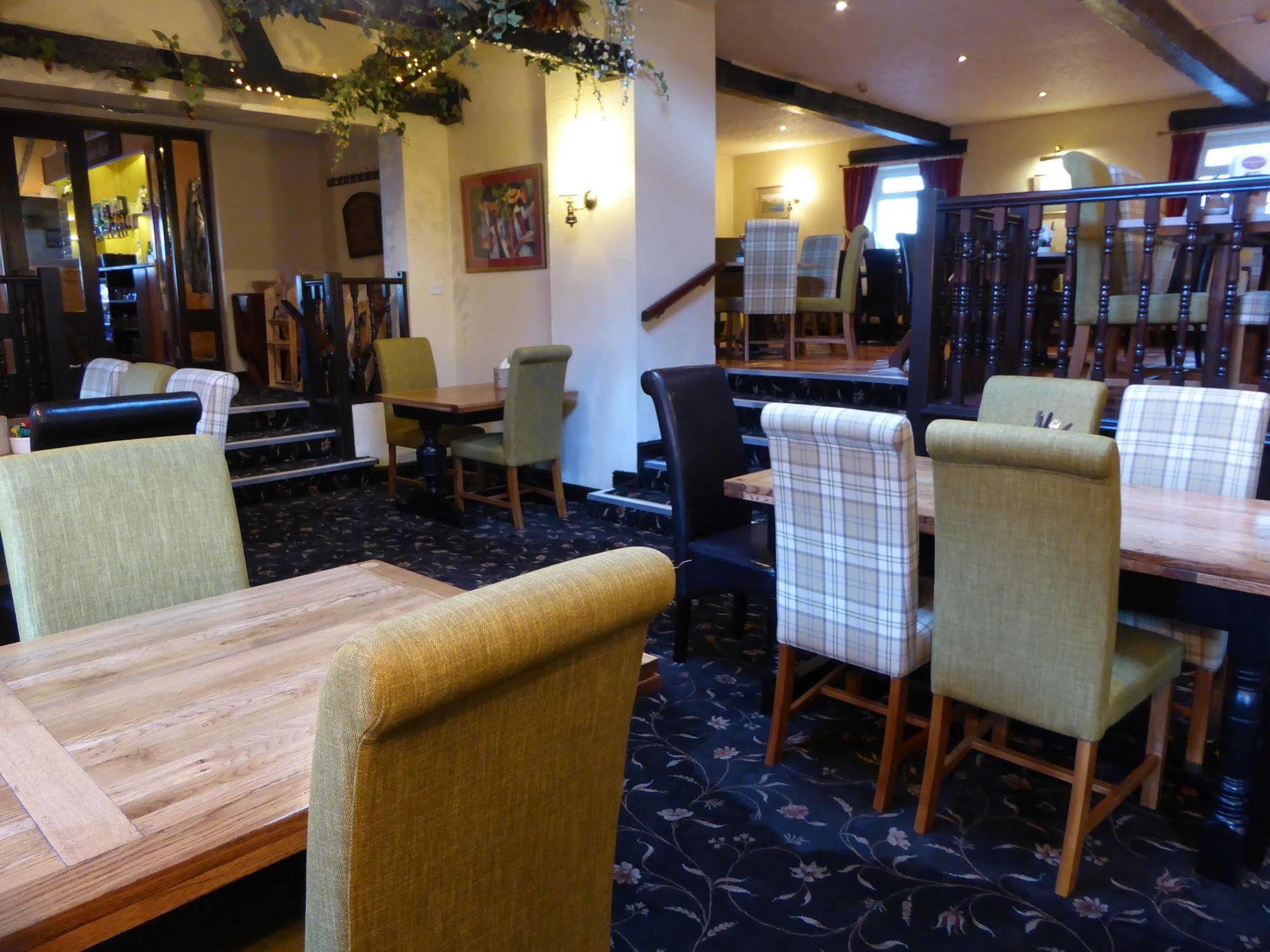 The Old Ginn House Inn Great Clifton Esterno foto